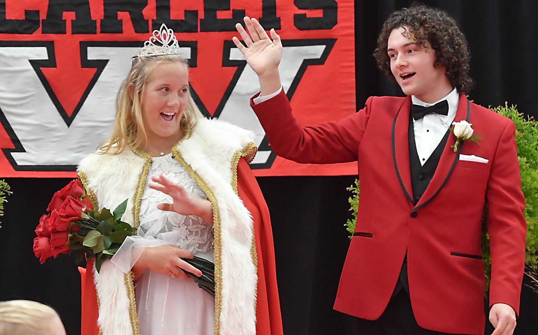Mankato West crowns homecoming queen